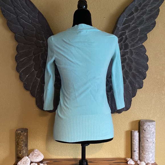 Le Chateau V-neck Sweater - Picture 3 of 7